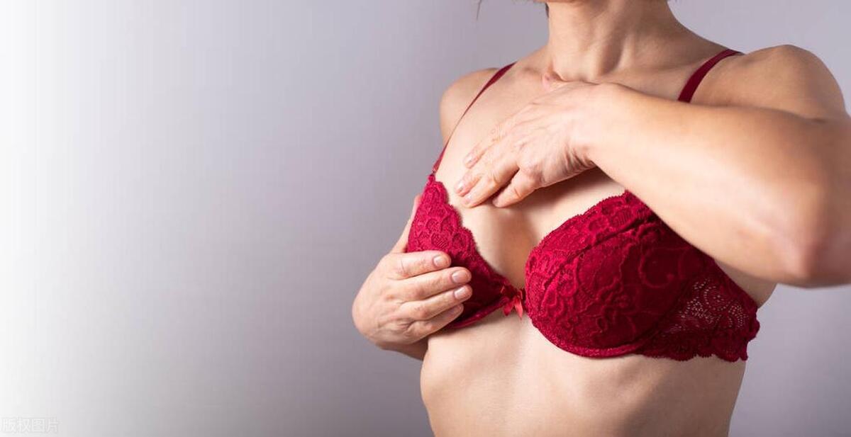 医生提醒：女人洗澡时，3个部位别乱洗，能减少对身体的影响