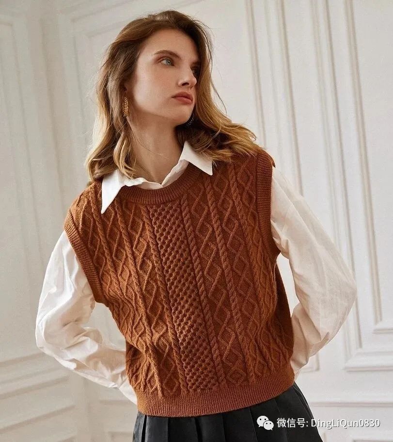 针织夹克无袖怎么搭,针织起来还很大气的三色夹克