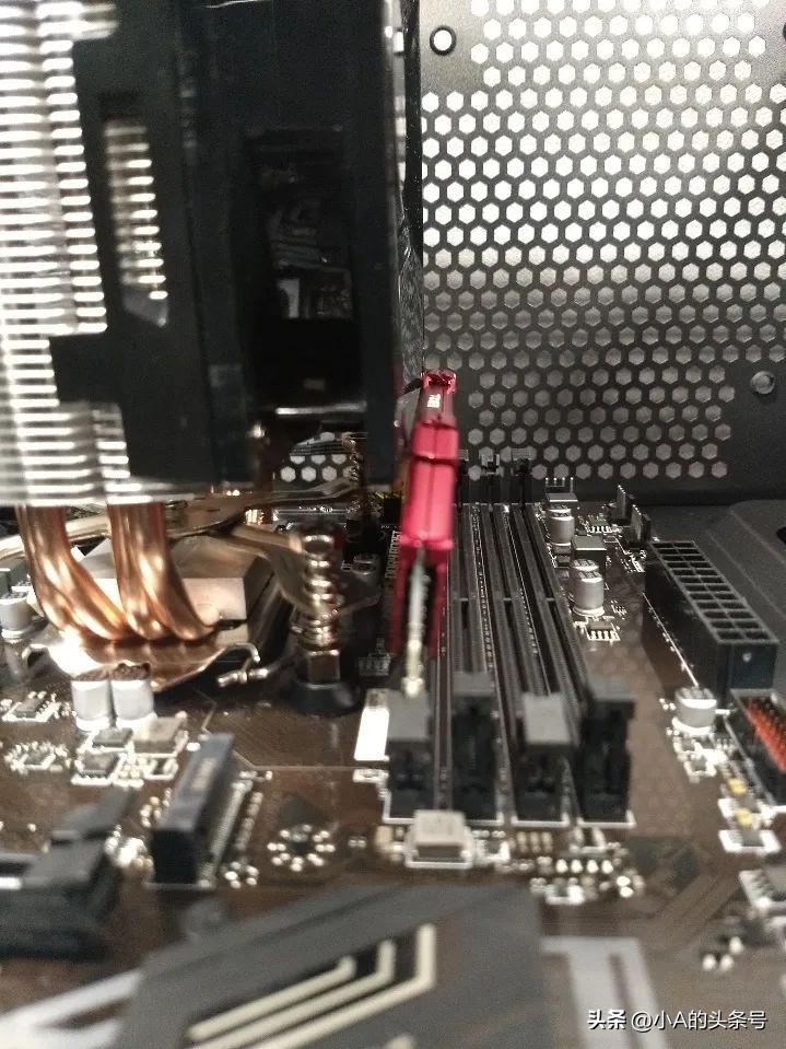 台式电脑开机反复重启是什么原因,电脑反复重启开不了机怎么修复