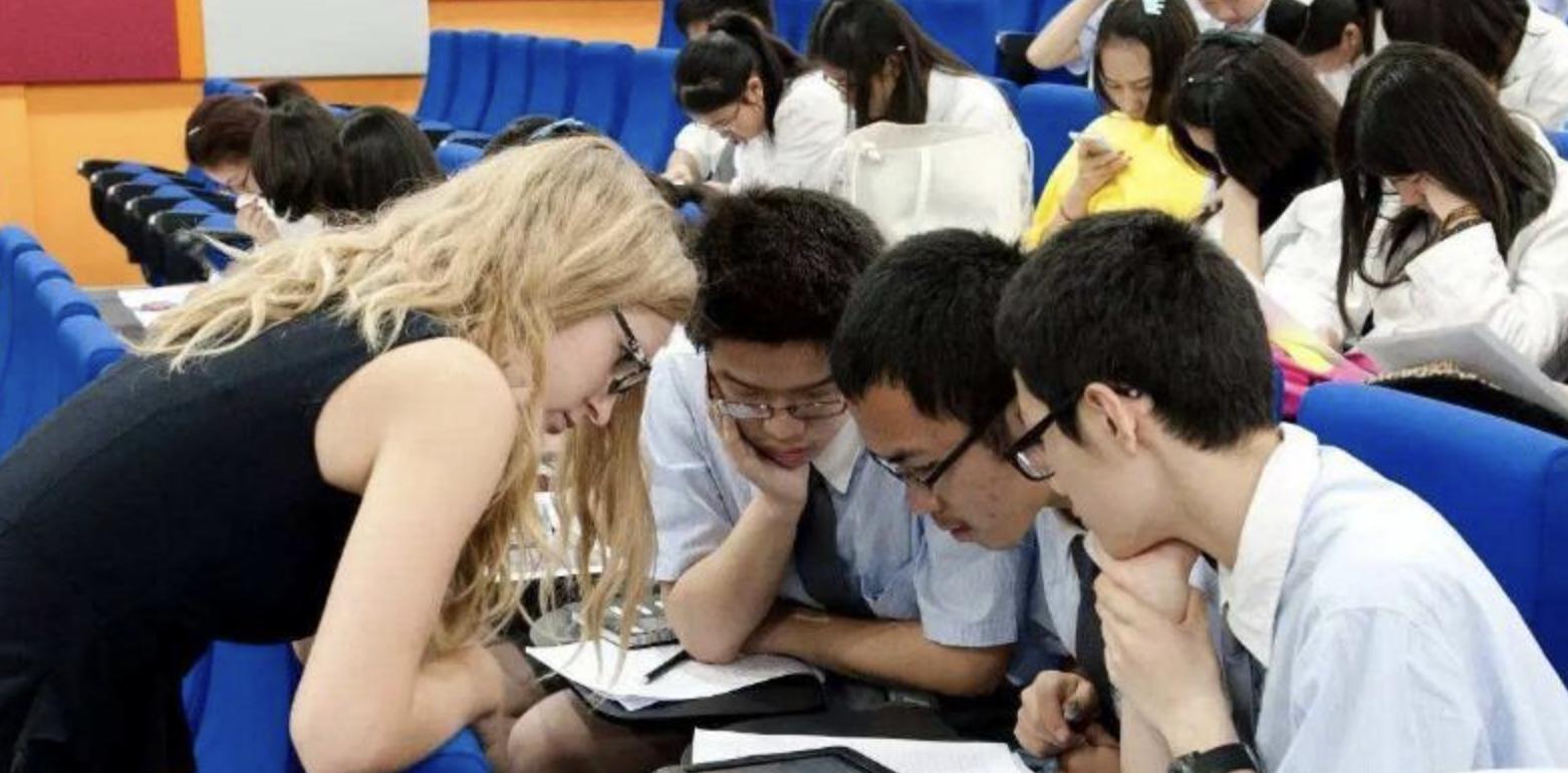 国内名校为什么偏袒外籍学生？原来他们都是这样的人！