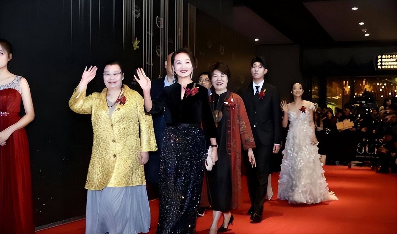 腾格尔的婚姻生活,腾格尔现状及妻子儿女