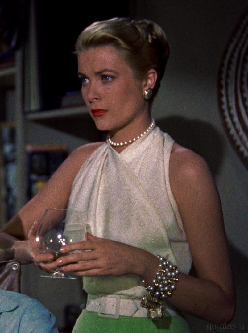 适合女生戴的精致珍珠项链,女神这样戴珍珠项链时尚又优雅