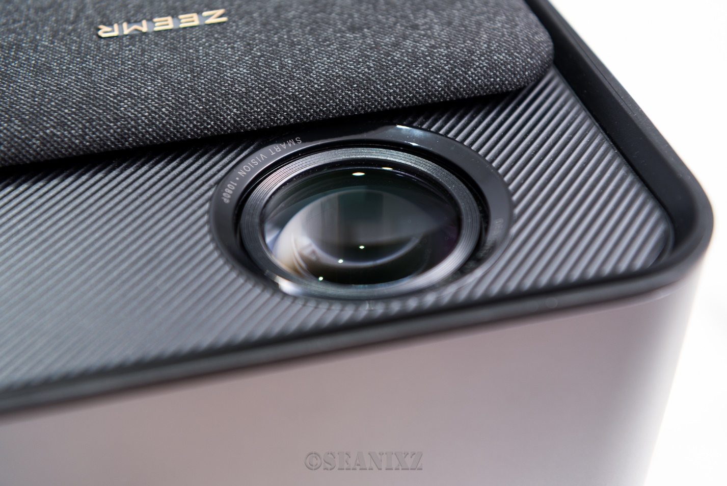 知麻z1投影仪买哪款,知麻投影仪z1高配版1000流明