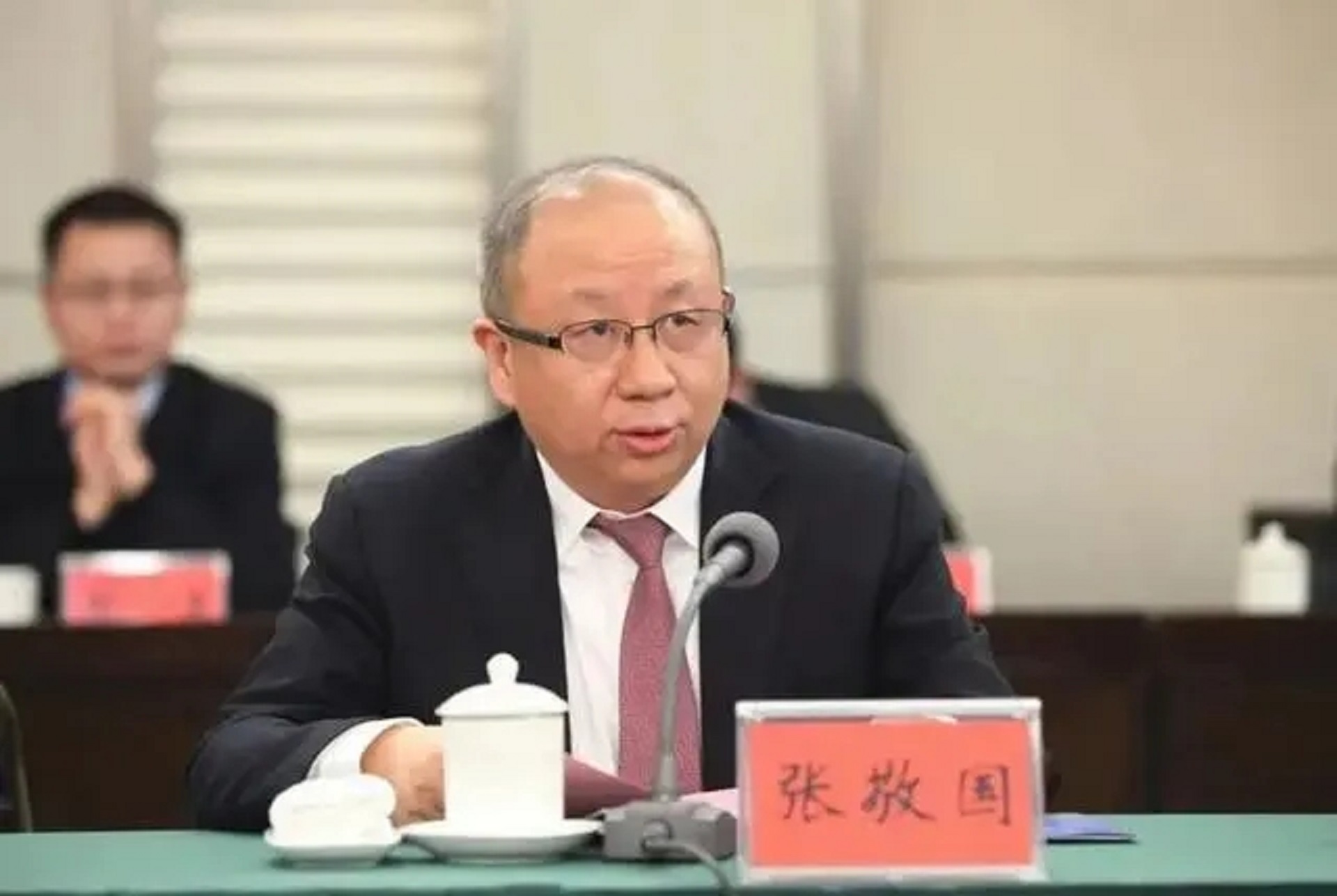 河南邓州首富：21岁崭露头角，创房企，4家上市公司，年入397.9亿