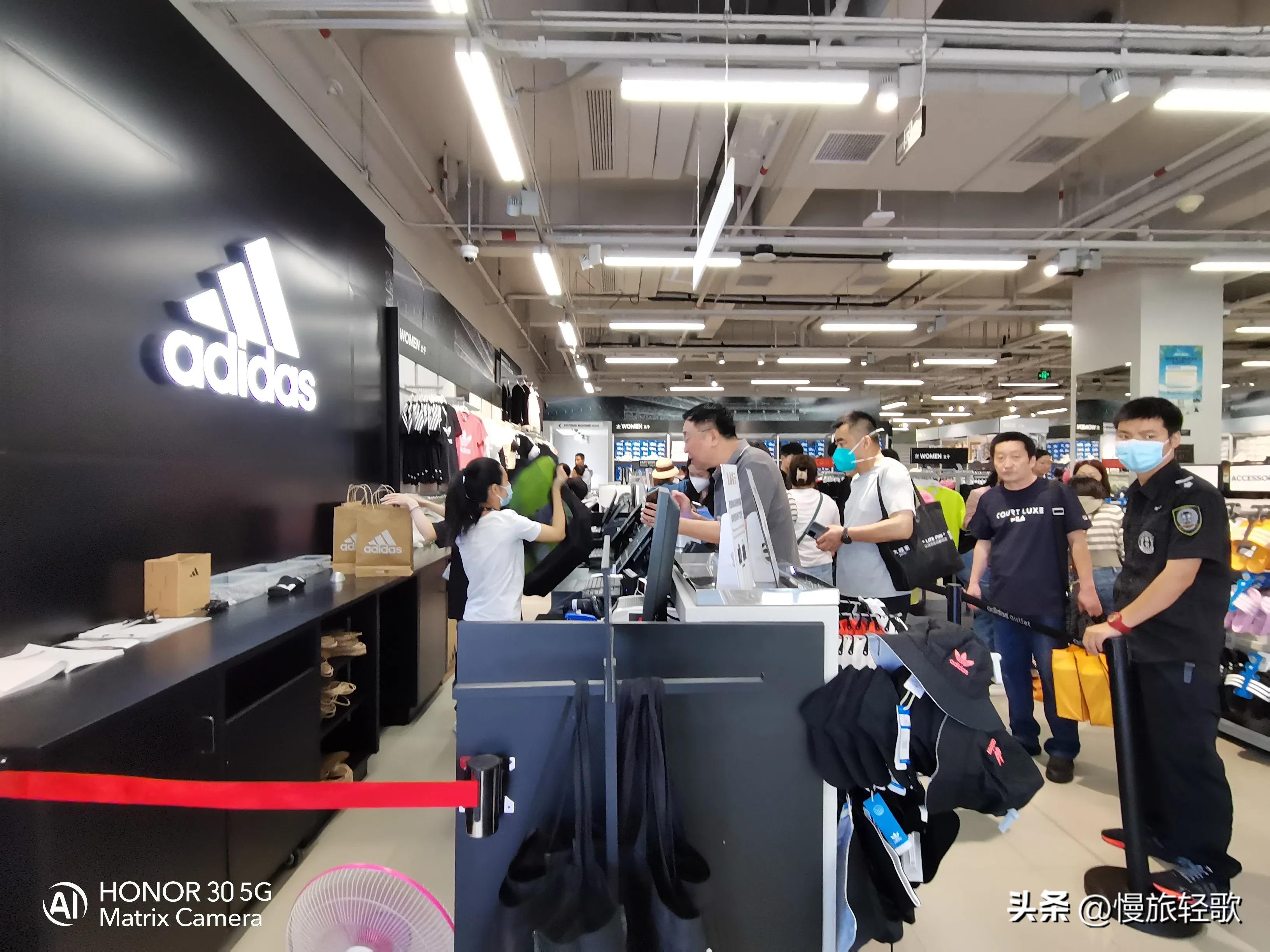 三亚亚龙湾壹号小镇奥特莱斯,三亚奥特莱斯壹号小镇需要逛多久