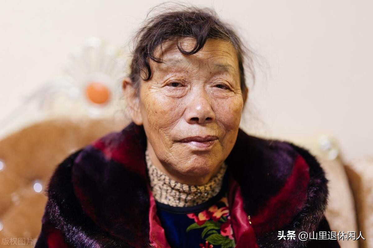 五一去趟儿子家，发现我的门锁指纹识别被删除了，逃离后我悟到了