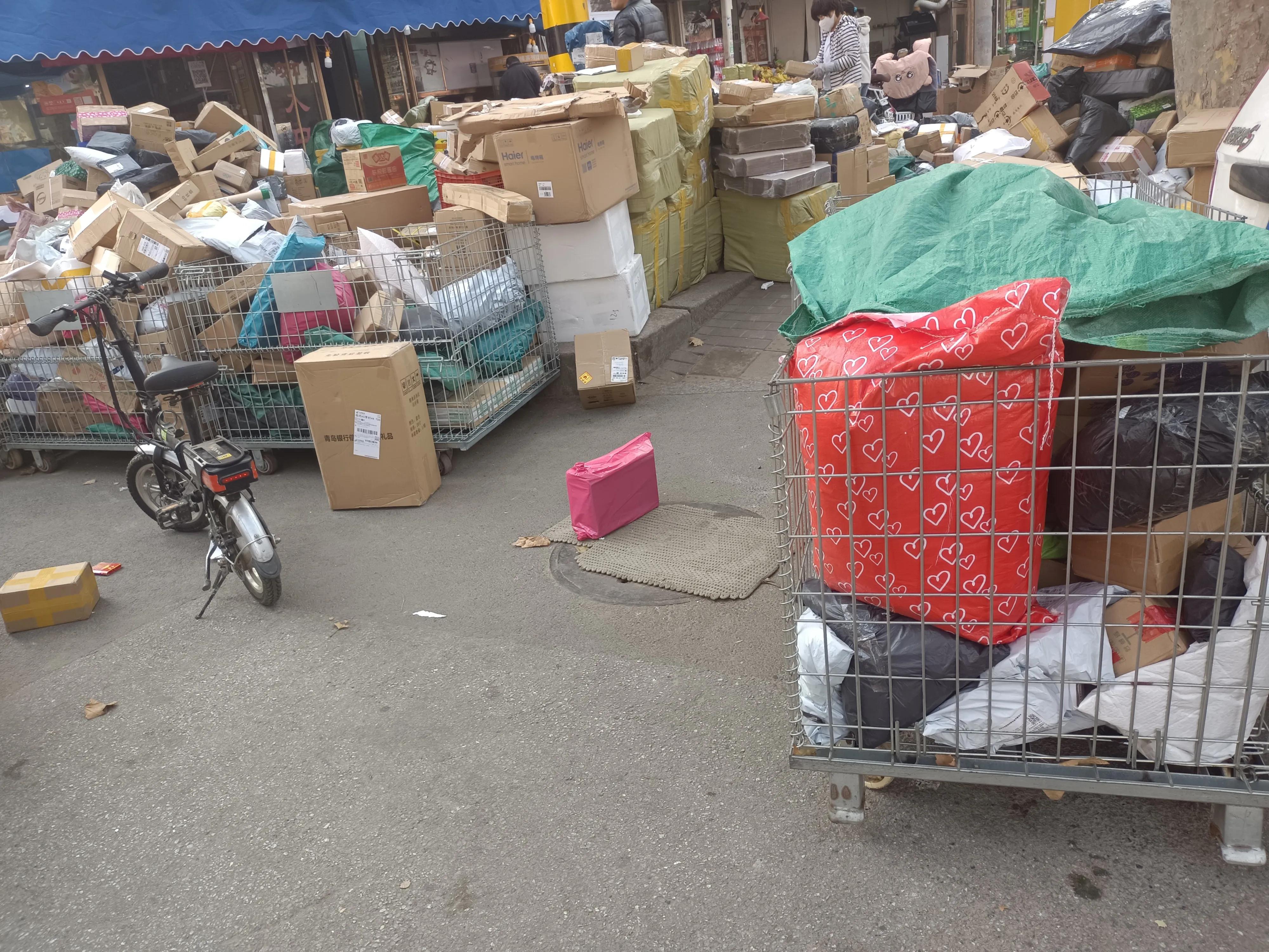 快递搬运工装卸工是骗人的么,快递装卸工白天和夜班哪个轻松