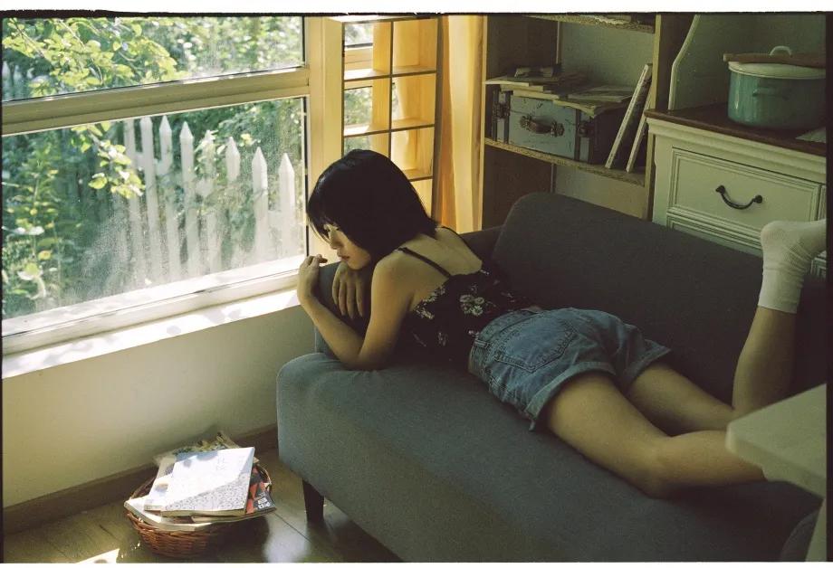 清新女大学生写真,青春活力大学生写真照片