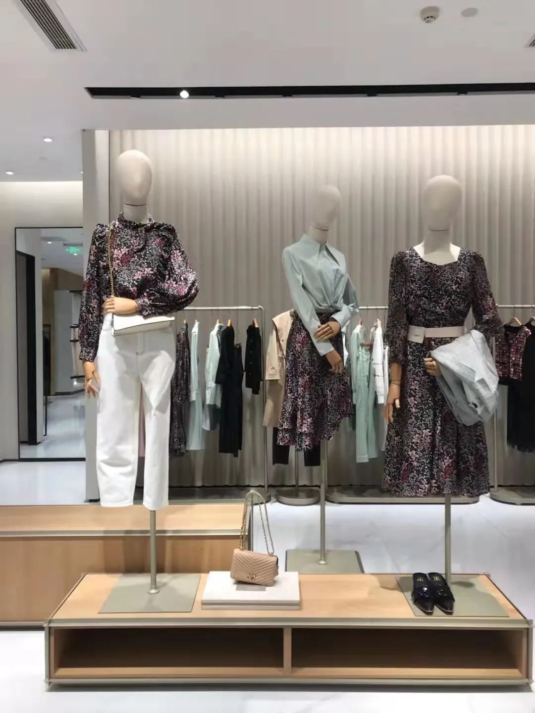 瑗垮畨澶忔棩鍑鸿,瑗垮畨澶忔棩琛屽姩