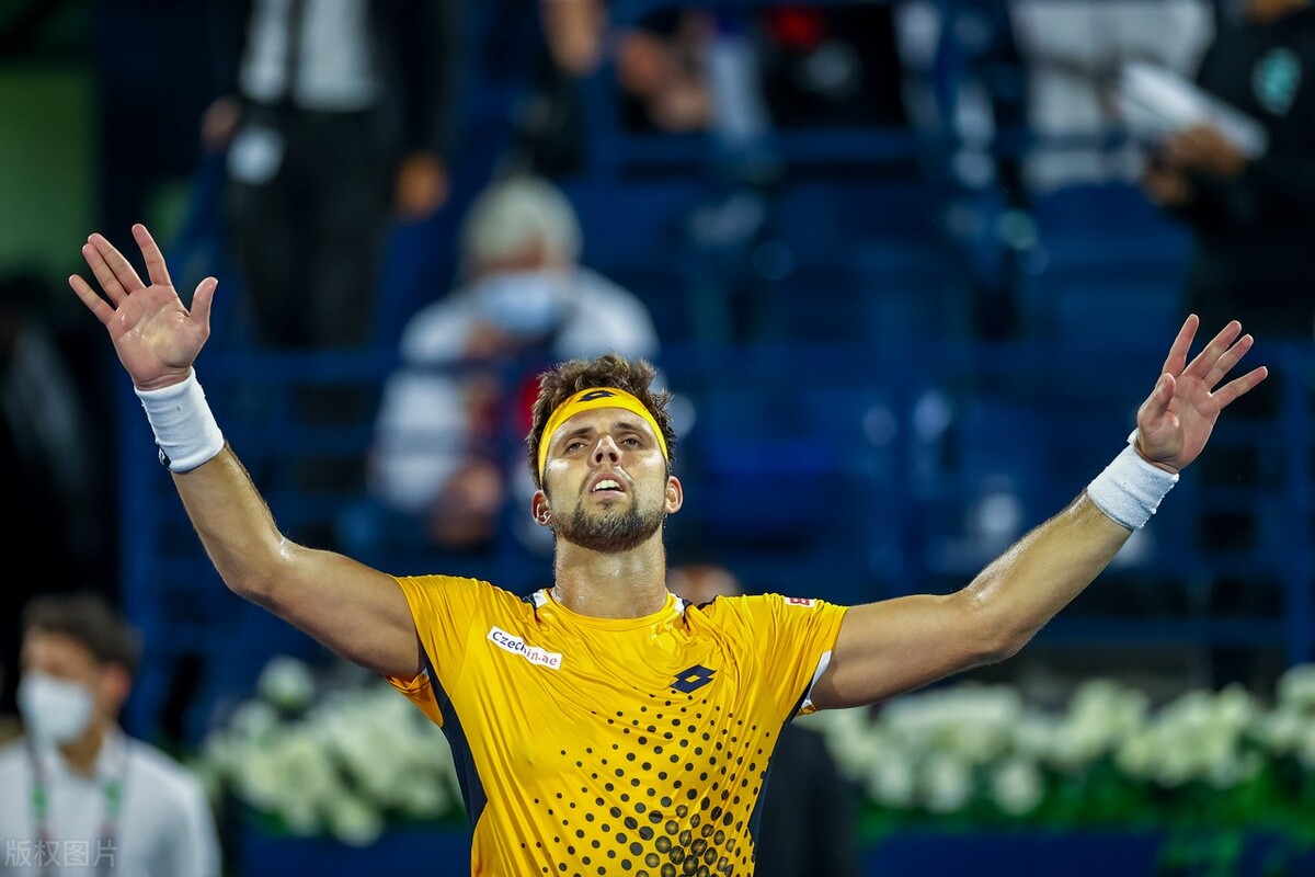 德约科维奇仅丢五局横扫过关,德约科维奇连续17站比赛进入决赛
