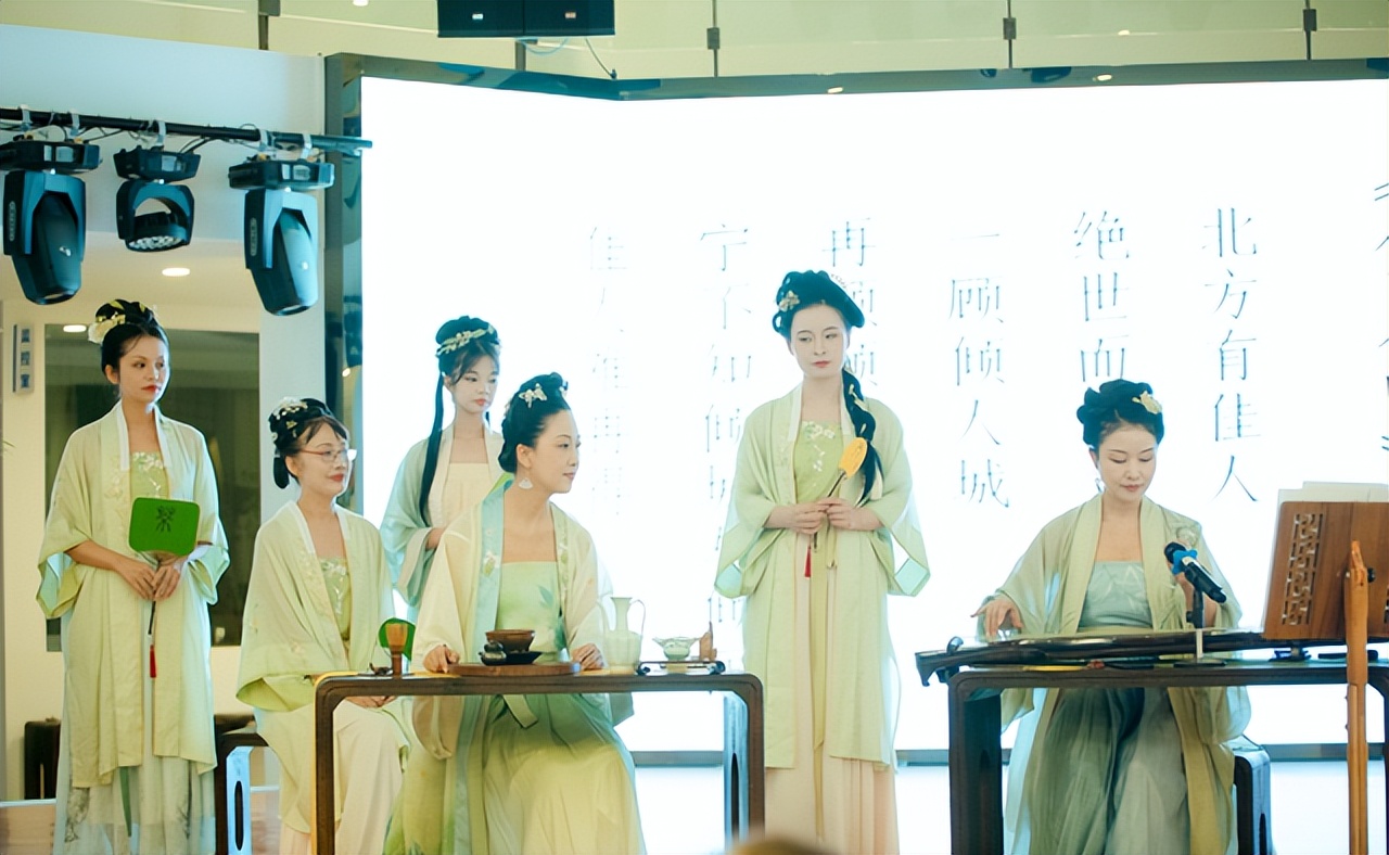 从来佳茗似佳人是咏茶的千古名句,从来佳茗似佳人小说最新章节