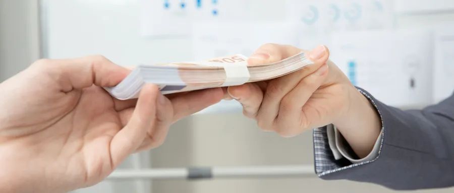 香港储蓄分红险最低要多少钱,香港保险储蓄型险