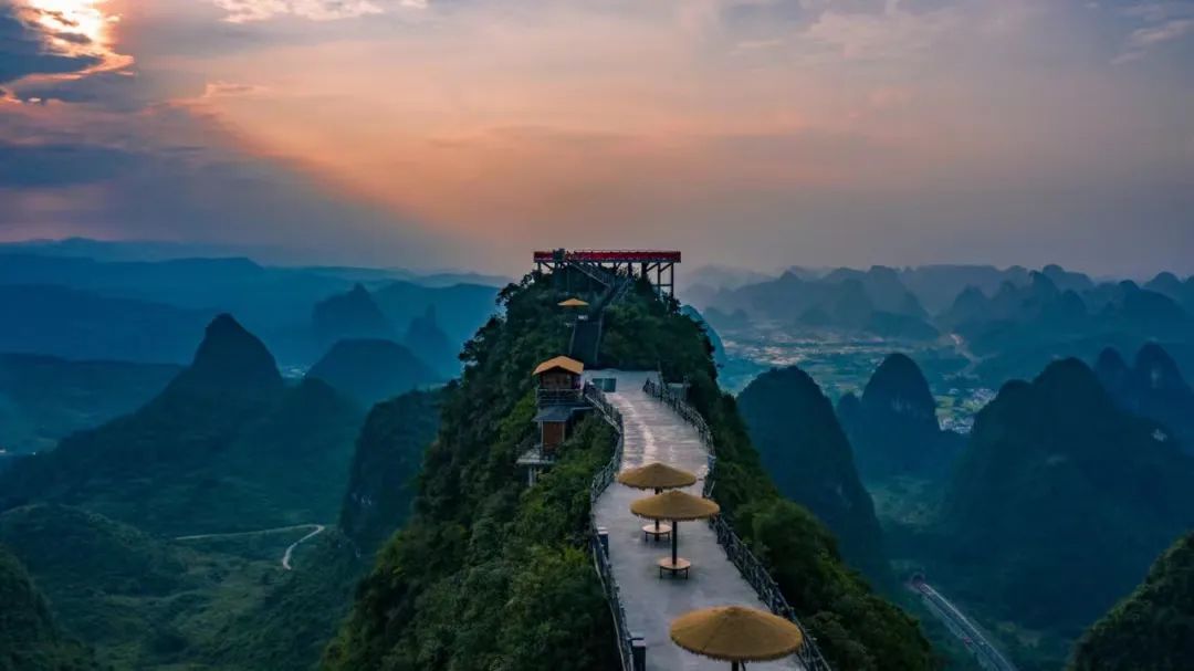 回到小县城朝九晚五,回到朝九晚五的心情说说