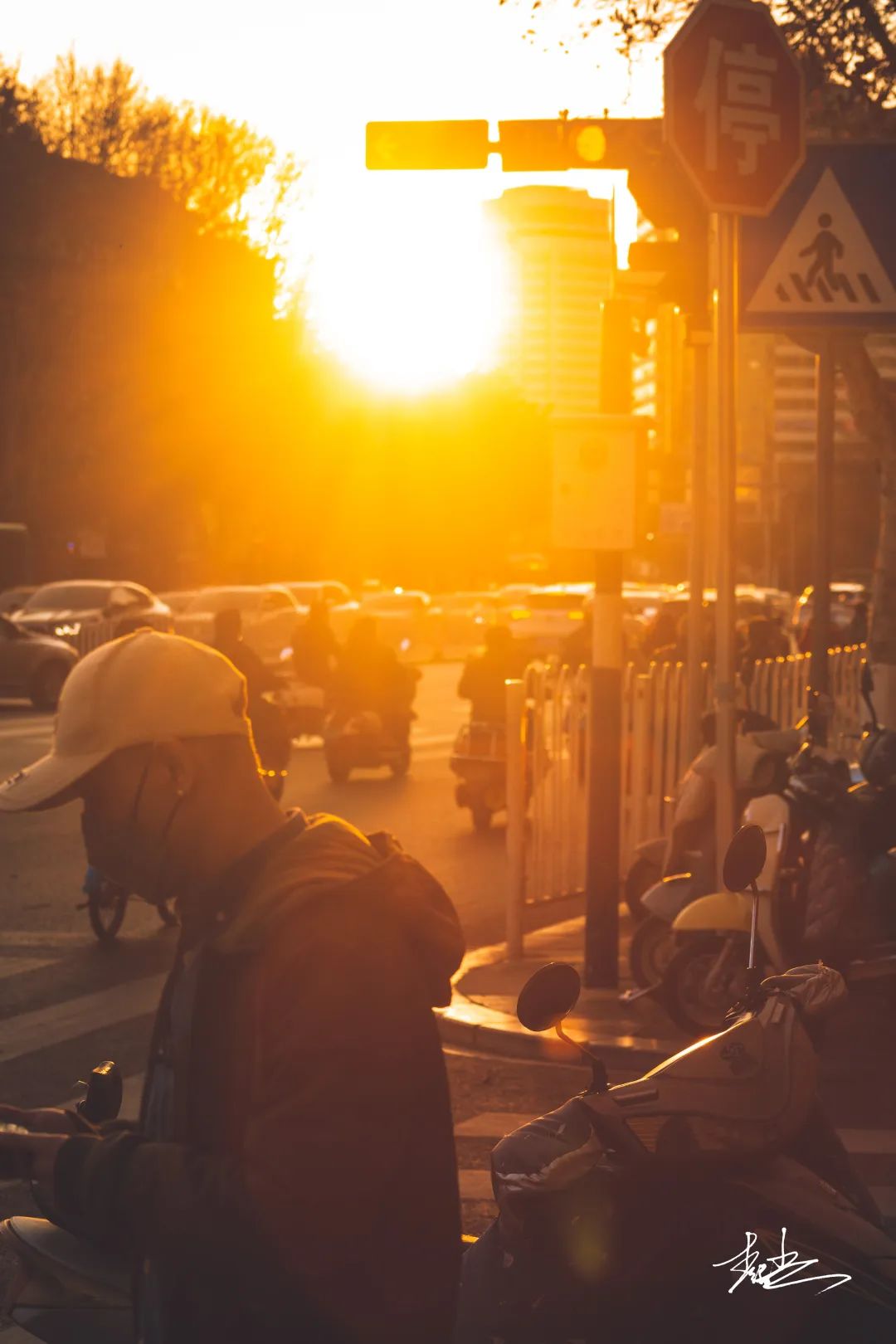 工资5000贷款70w累不,工资5000车贷3000累吗