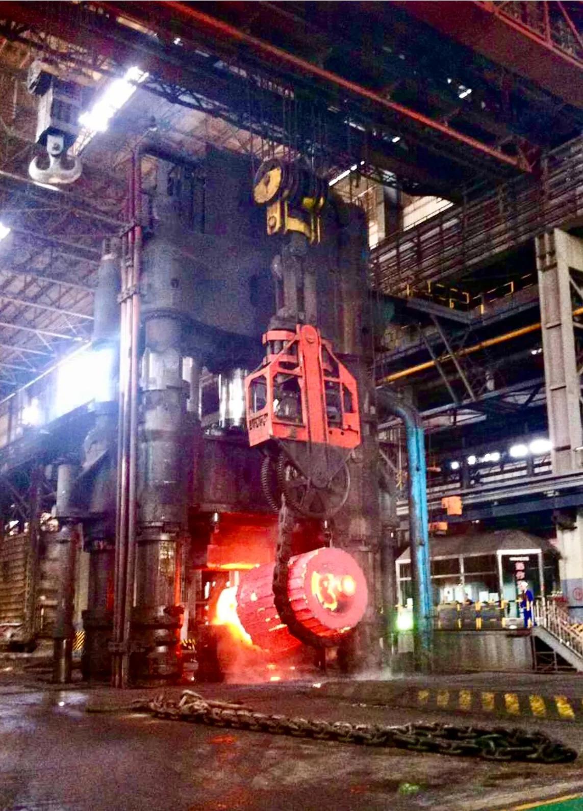 中国目前有几台万吨水压机,大国工匠水压机