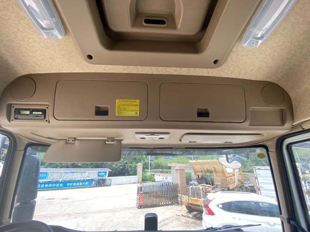 华菱汉马h7460马力牵引车多少钱,拉7吨挖机的自卸车