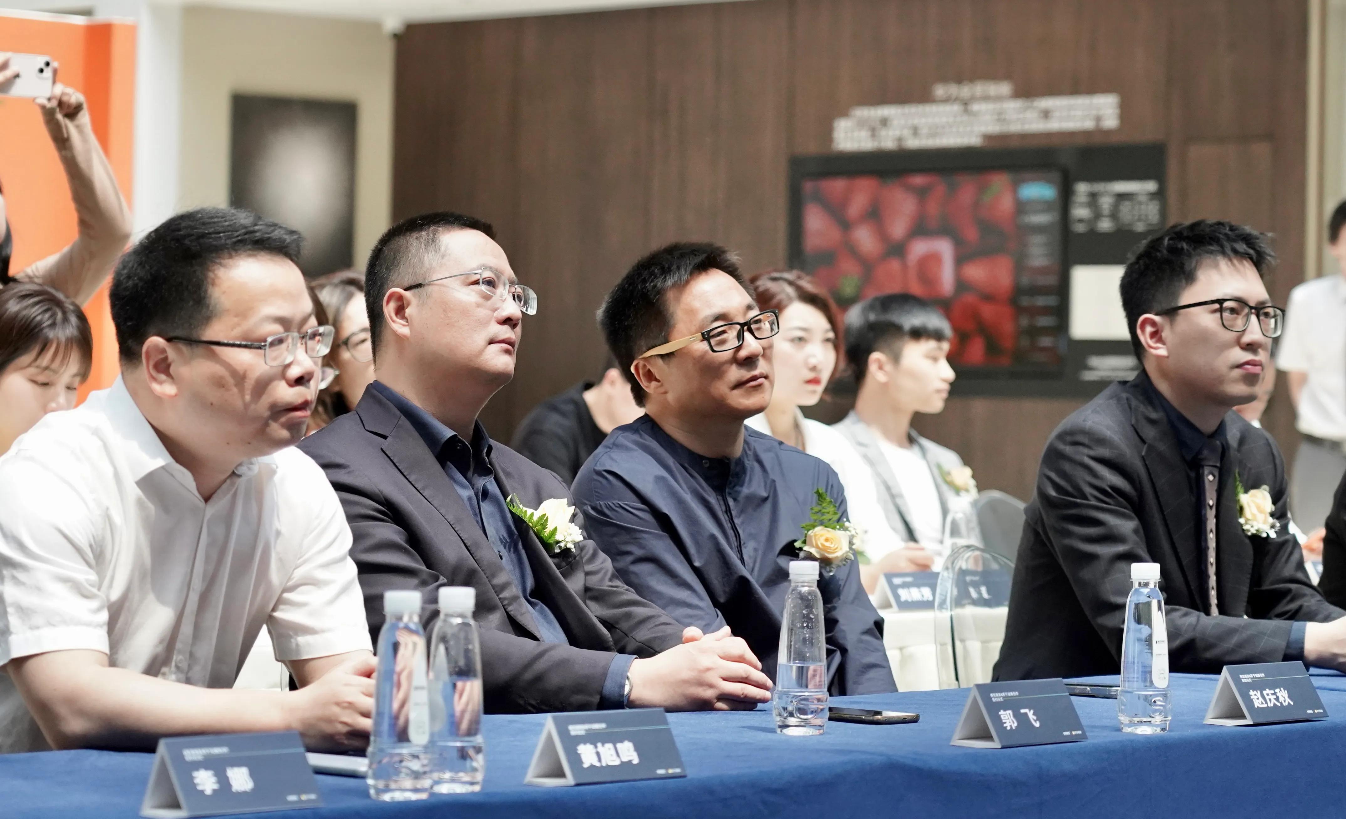 易起迎新年,一起向未来