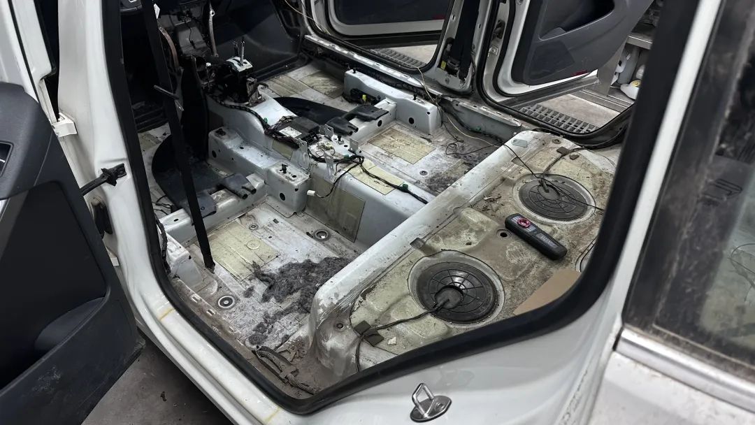 12年大众途观二手车翻新,大众途观外观塑料件翻新