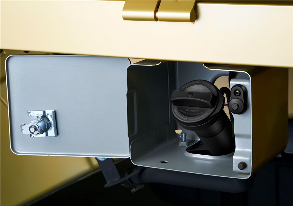 五菱菱势黄金卡纯电落地价,五菱菱势黄金仓顶配落地价