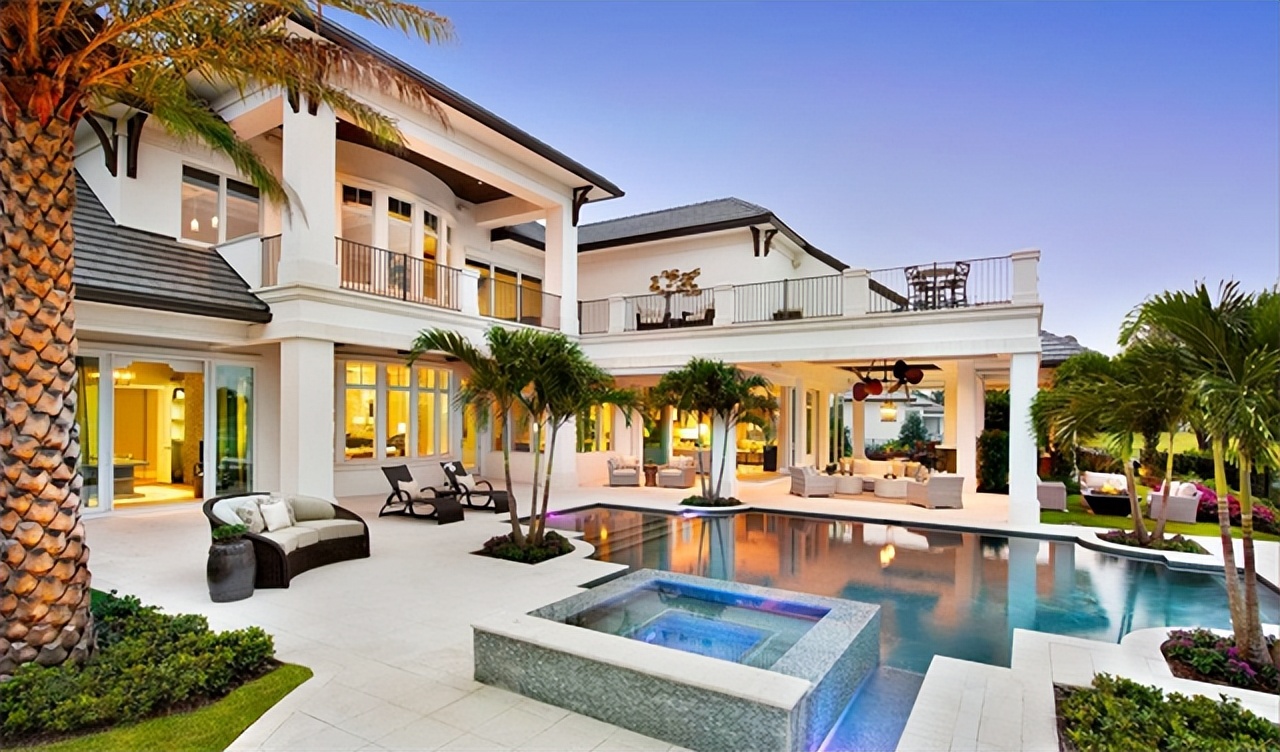 32岁小伙与8旬外国富婆同居两年，靠嘴甜吃软饭，欲骗富婆2亿遗产