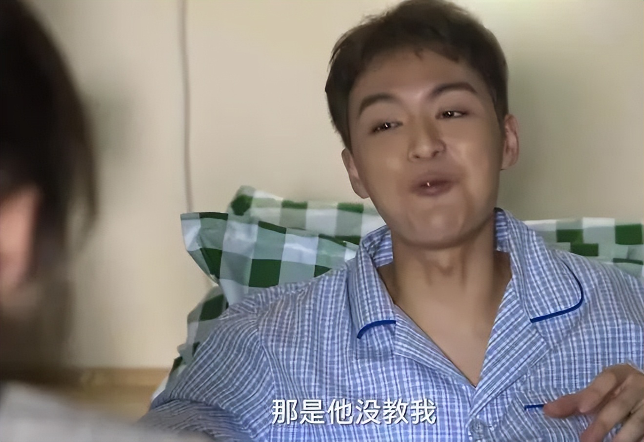 李咏女儿首次公开亮相,李咏女儿照片惹争议