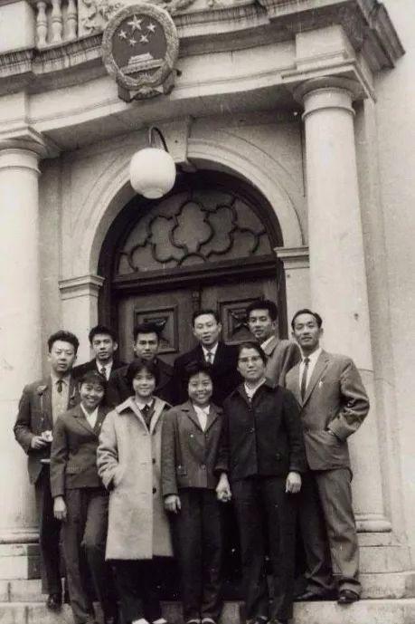 中国体育界第一人是谁,中国体育第一人叫什么名字