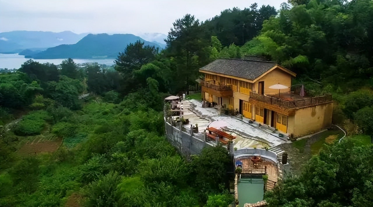 杭州出发2h,睡进千岛湖畔6家美宿，避开人群赏湖景山色丨南方民宿