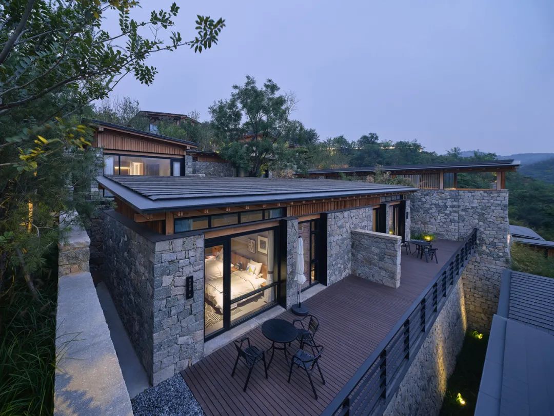 农村自建石头房,农村深山石头房