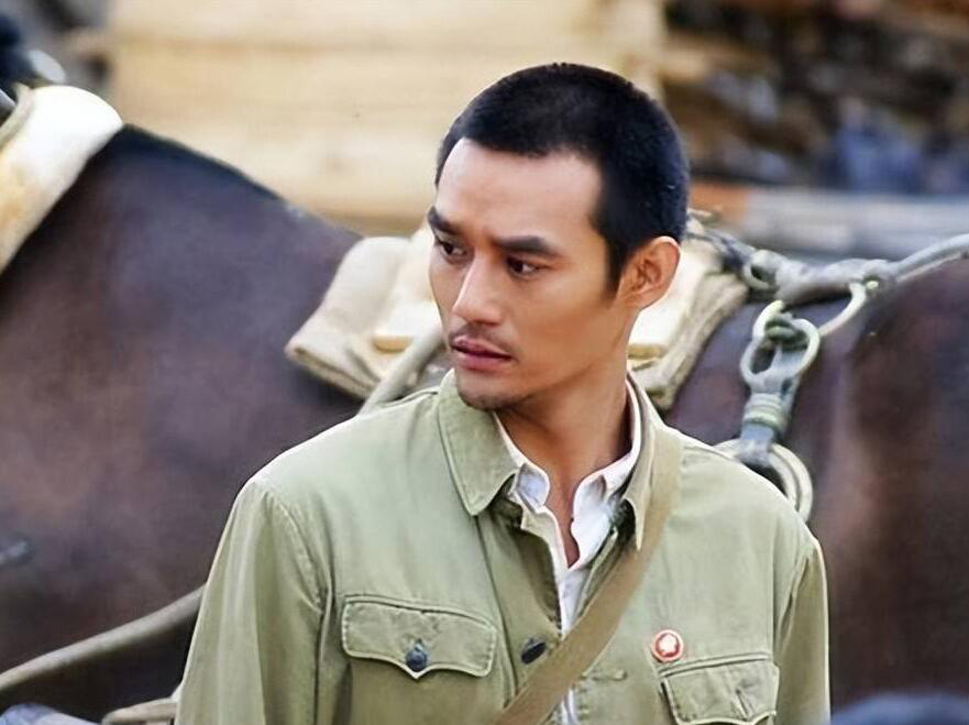 靳东和雷佳音近况,雷佳音和靳东谁的名气更大