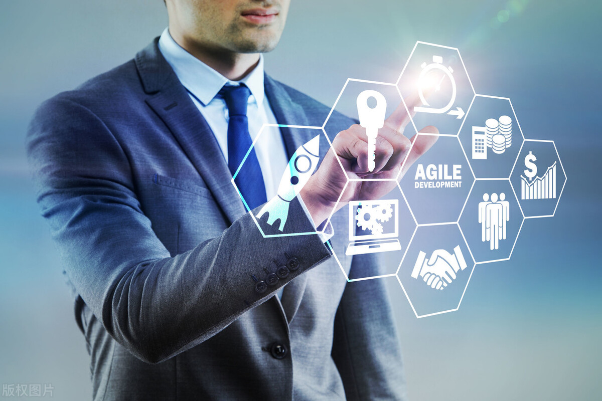 疫情当下收入不稳定怎么办呢？学会打造个人品牌，在家就能赚钱！