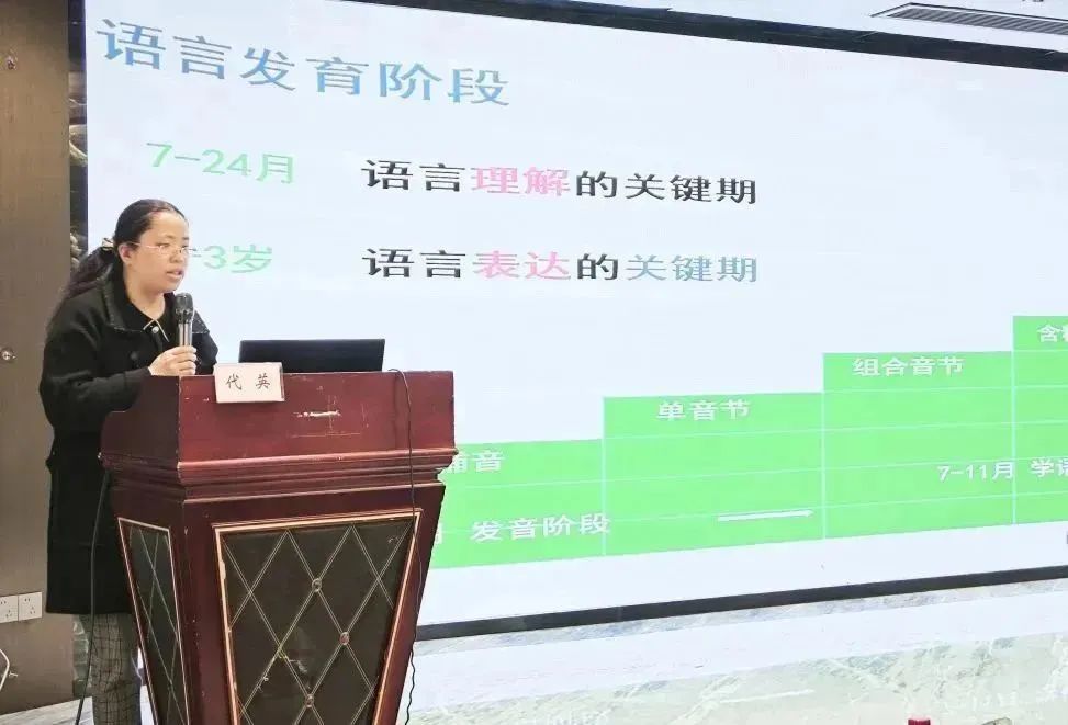 2月8、9日，重医儿院院长李秋率队到宜宾一医院开展免费诊疗活动