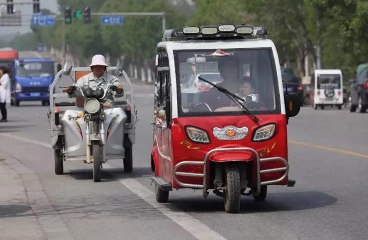 才知道，2023电动车、三轮车、老年代步车上路条件！上路心中有数