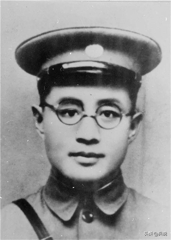 陈毅与*伯承刘**，谁的资历地位高？元帅排名，*伯承刘**为什么排在前