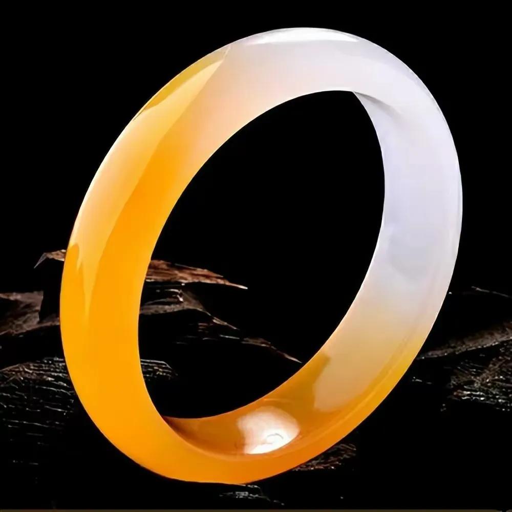 北京一女士花27000元买下的玉镯抠下标签后，没想到只值几百元了