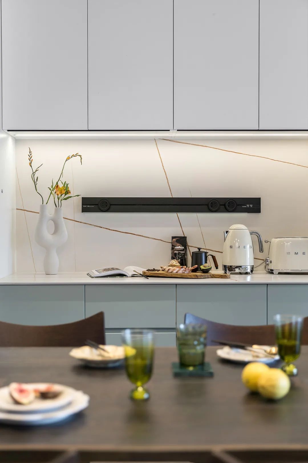 让主妇乐意下厨的厨房设计,既能学习又能做饭的厨房设计