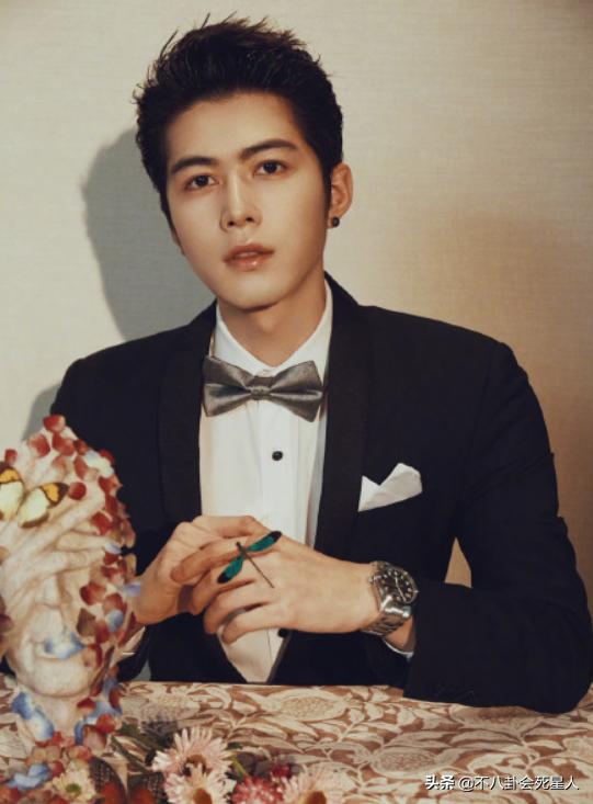 对双眼皮“下手”的明星：浮肿、宽大、失败返工，一个比一个狠