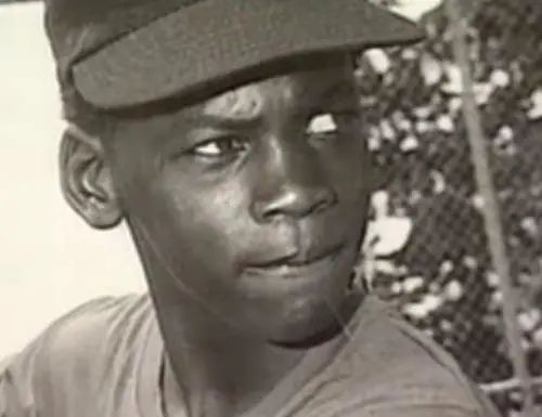 尤塞恩博尔特4x100米接力纪录,尤塞恩博尔特08年奥运会200米