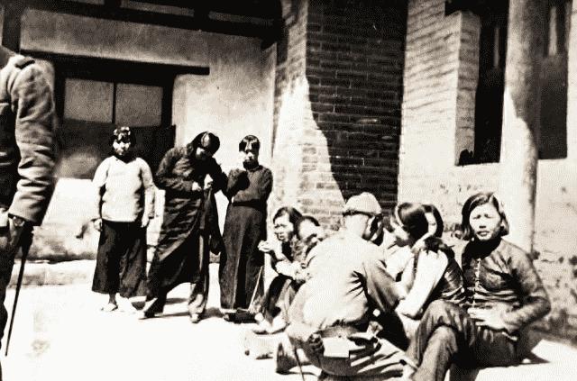 纳粹老照片犹太女人,真实的纳粹老照片