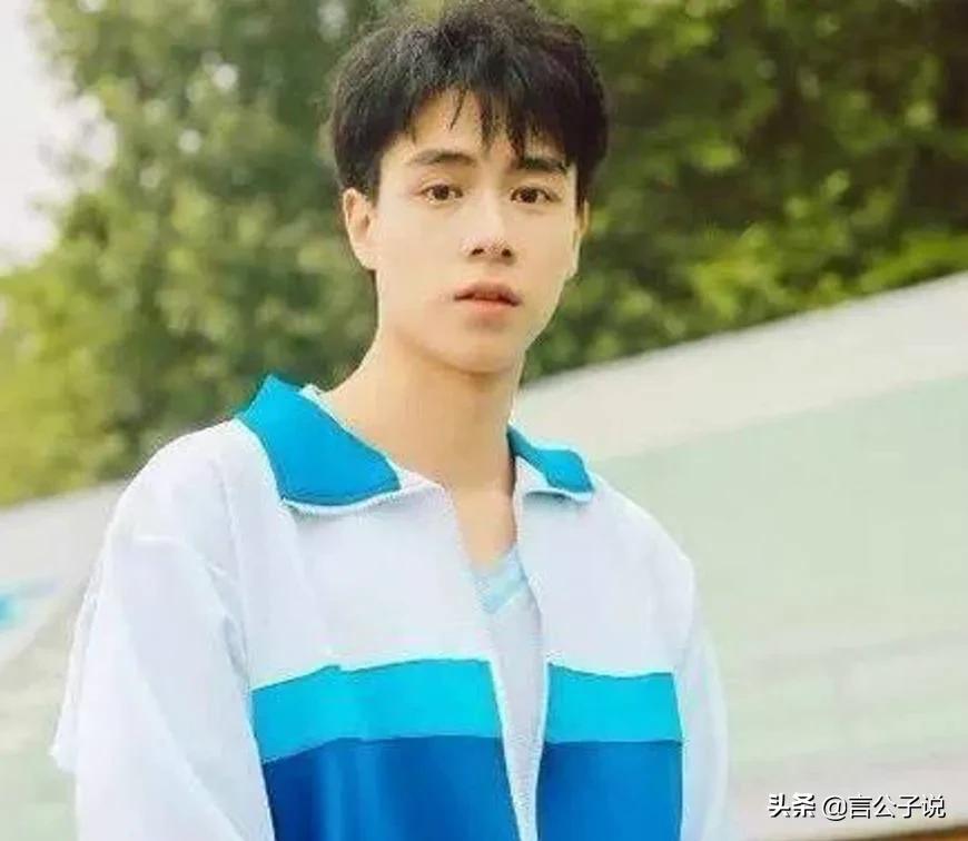 娱乐圈9位大长脸男星,近期很火的男星大长脸