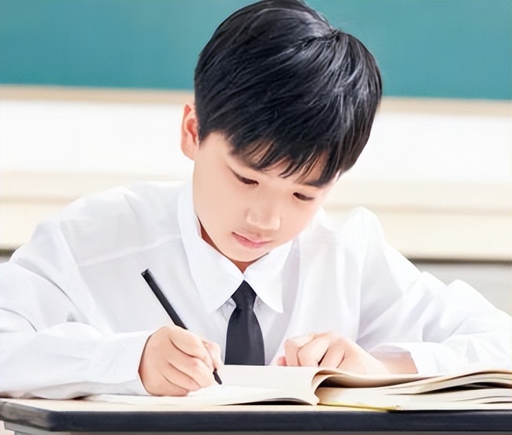 怎样让6岁的孩子打好写字的基础,3-6岁儿童写字训练