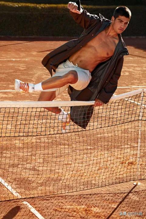 新生代小帅哥阿尔卡拉斯，被纳豆和小德宠溺的网坛小鲜肉