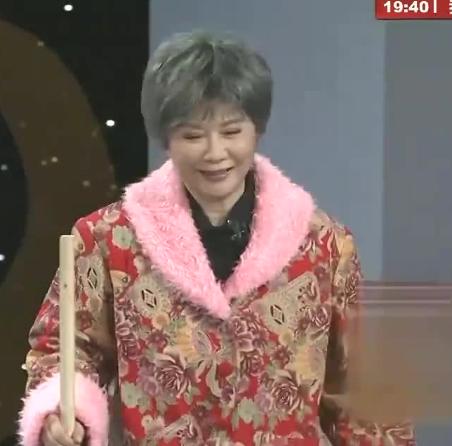 丁丁与蔡明关系,丁丁和蔡明什么关系