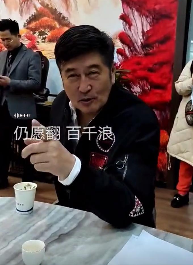 周星驰梁小龙照片,周星驰请梁小龙拍戏