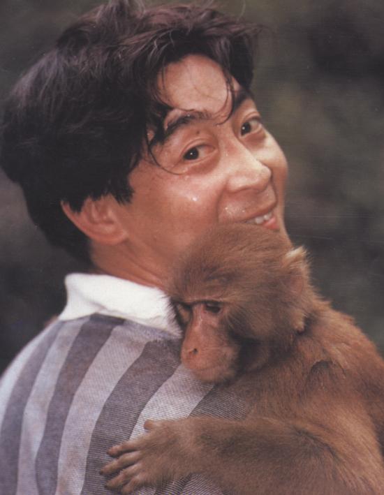 六小龄童抬棺,六小龄童去守墓了吗