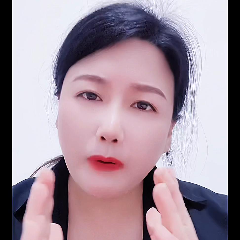 一香港环卫工骂大陆人,香港环卫工侮辱大陆女游客