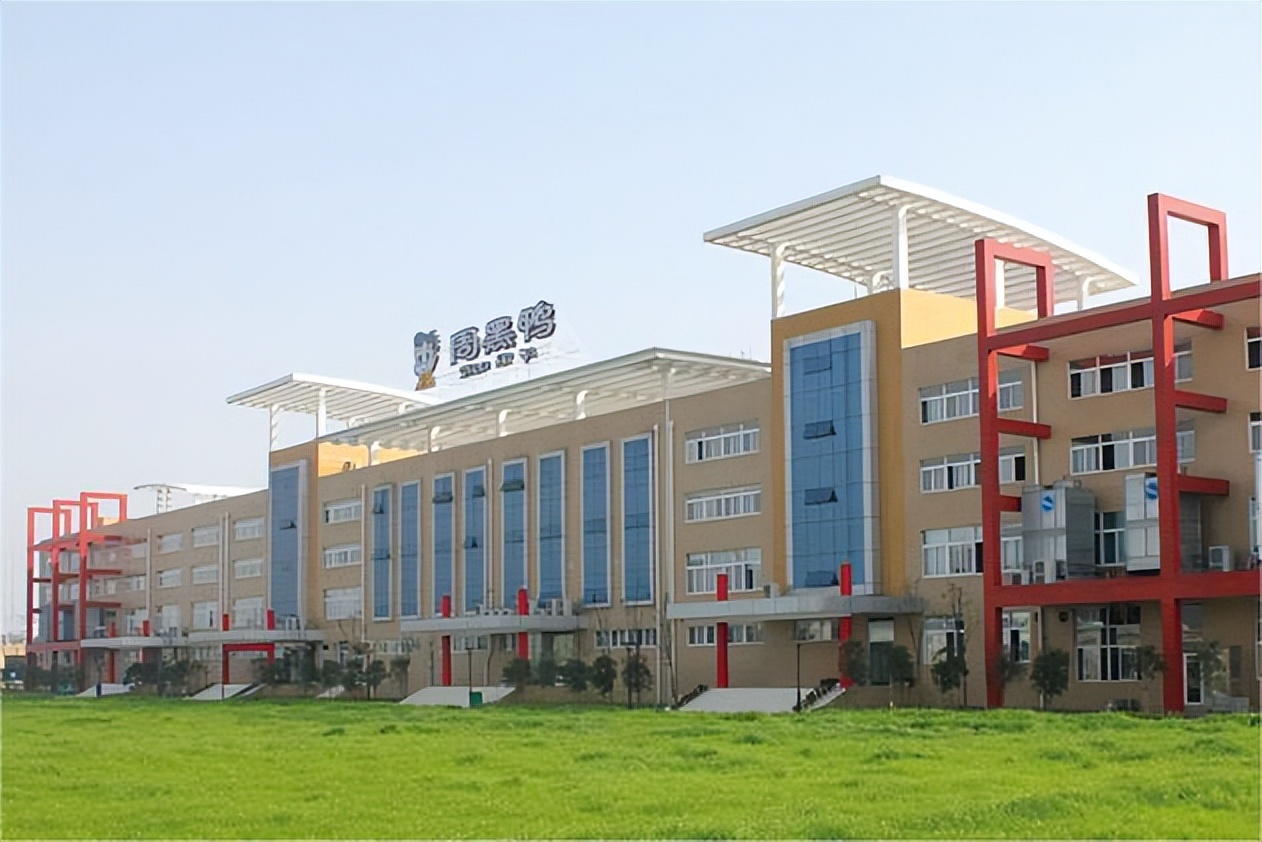 周黑鸭创始人周富裕的创业故事,周黑鸭创始人经历