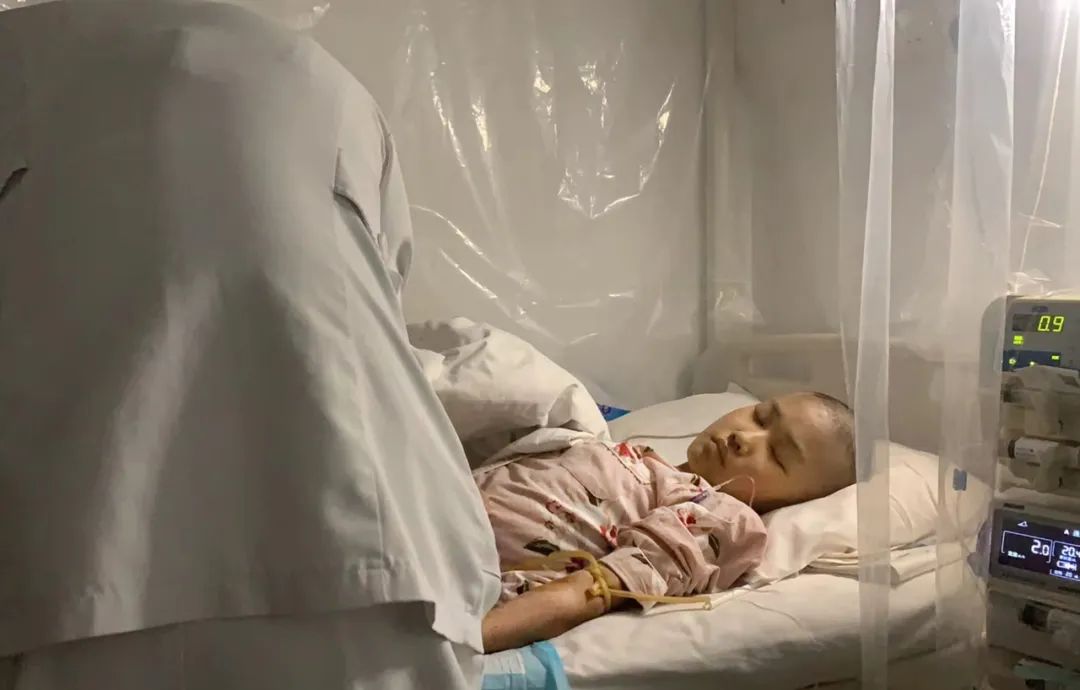 移植45天大出血,七岁女孩肝移植失败第二天大吐血