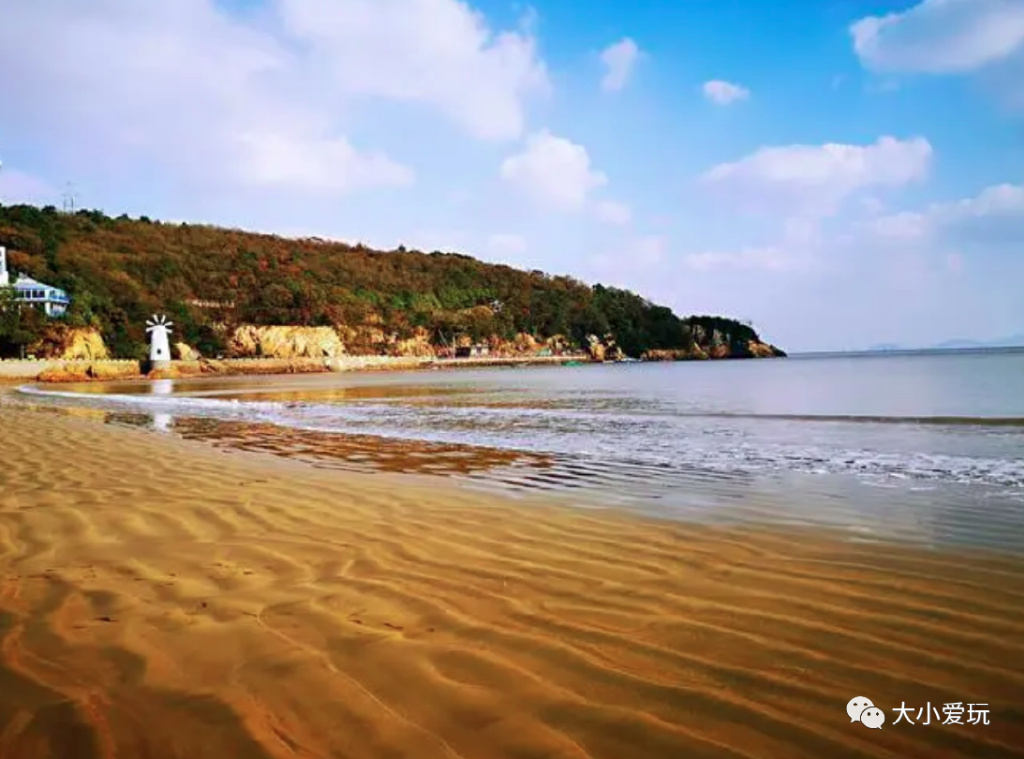这座颜值逆天的“千岛之城”坐拥金沙白浪，还有机会偶遇荧光海哦