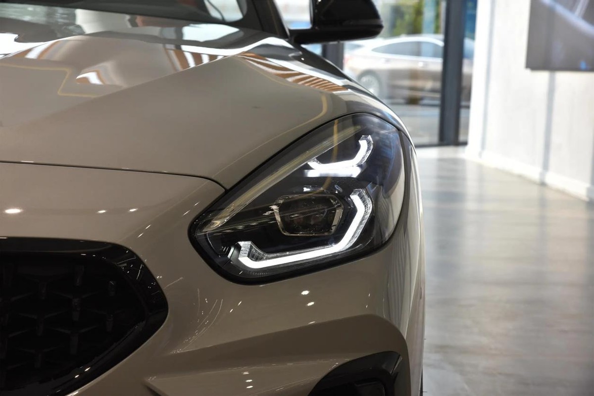 最新款宝马z4敞篷车四座,2018款宝马z4硬顶敞篷版