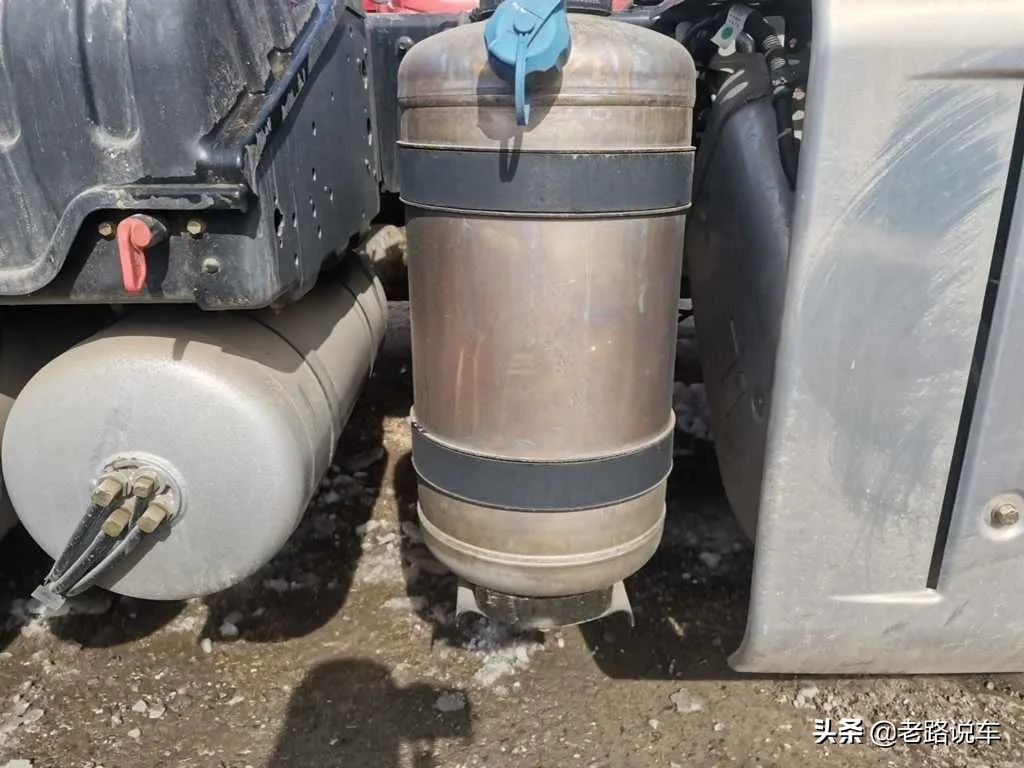 悍vh460国六牵引车空滤什么型号,悍vh460和悍v400车型一样吗